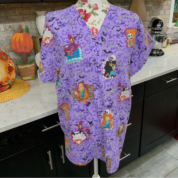 SB Fashion Scrubs V Neck Scrub Top Purple Background Medical Vet Tech
Sz Large - Picture 1 of 14